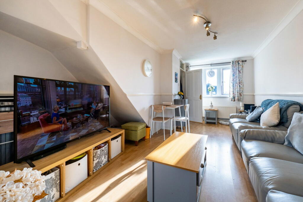 Additional property image - Heol Cwm Ifor, Caerphilly, CF83 2EU