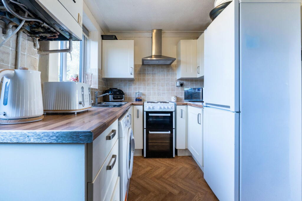Additional property image - Heol Cwm Ifor, Caerphilly, CF83 2EU