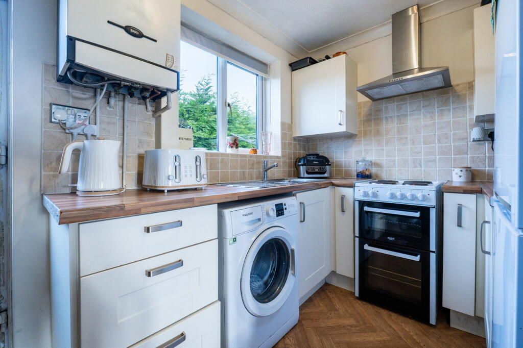 Additional property image - Heol Cwm Ifor, Caerphilly, CF83 2EU