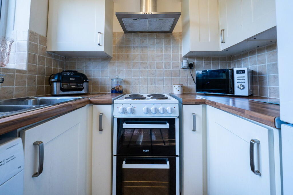 Additional property image - Heol Cwm Ifor, Caerphilly, CF83 2EU
