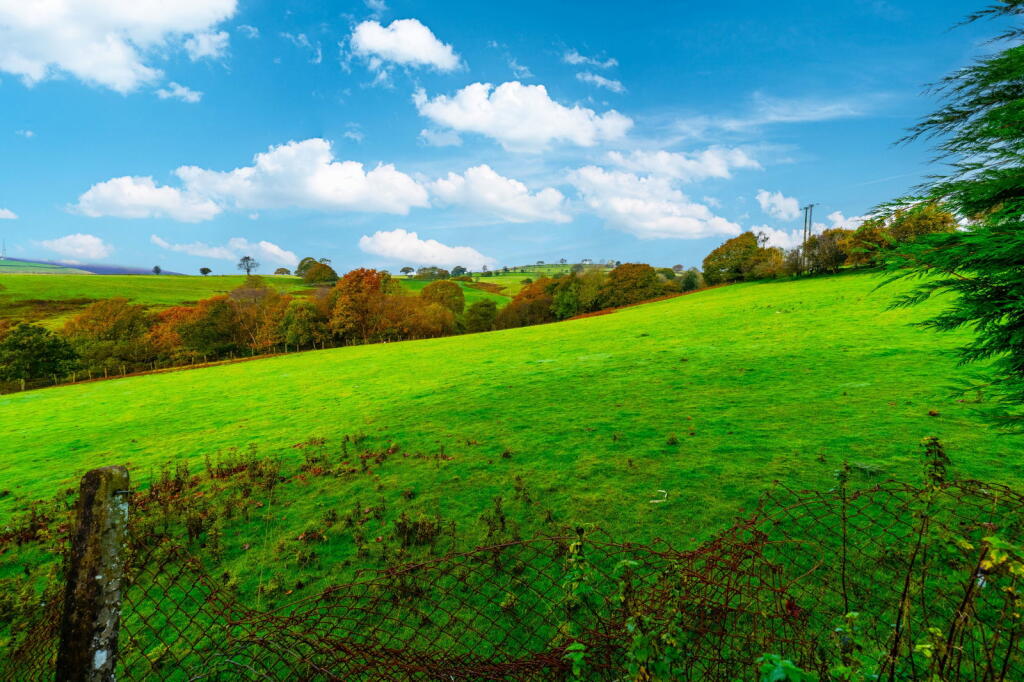 Additional property image - Heol Cwm Ifor, Caerphilly, CF83 2EU