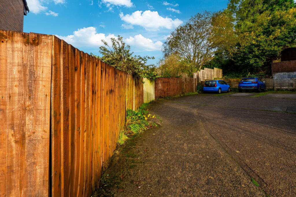 Additional property image - Heol Cwm Ifor, Caerphilly, CF83 2EU