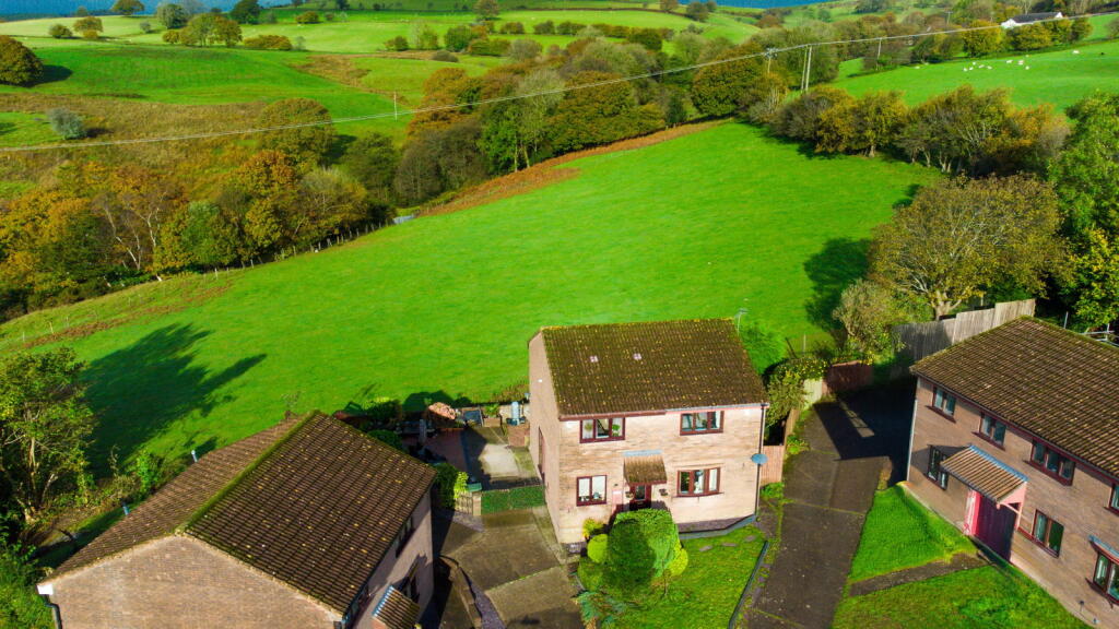 Additional property image - Heol Cwm Ifor, Caerphilly, CF83 2EU