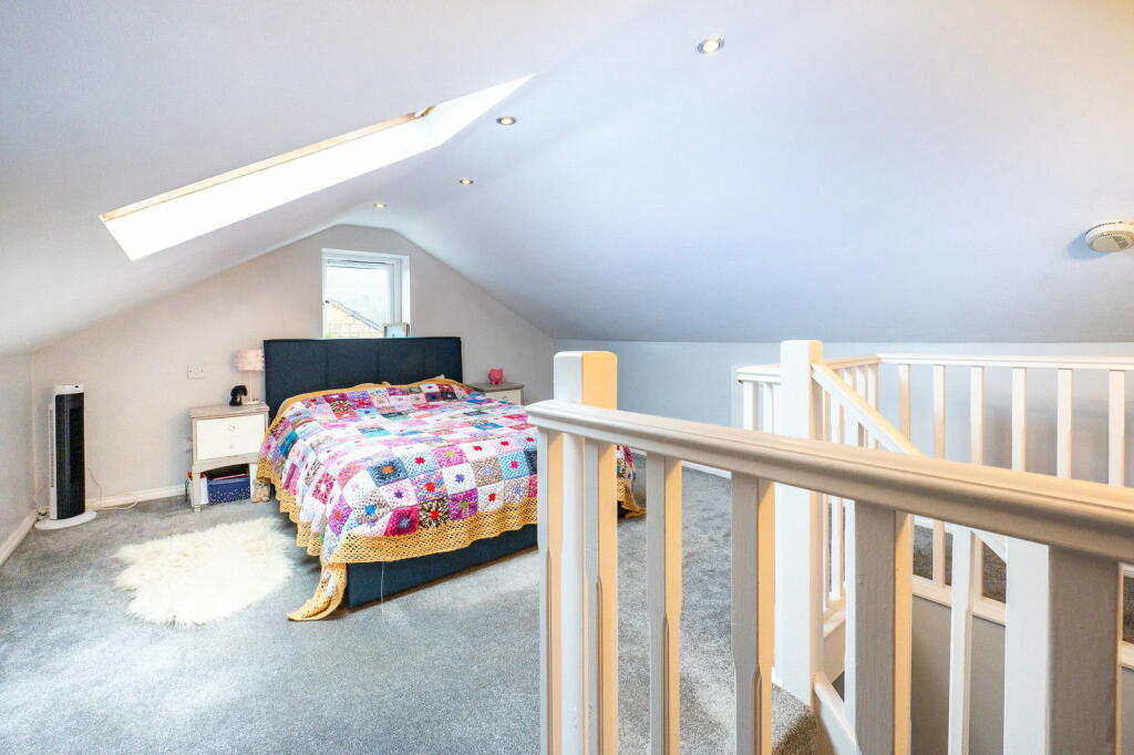 Additional property image - Cwrt Nant Y Felin, Caerphilly, CF83 1TP