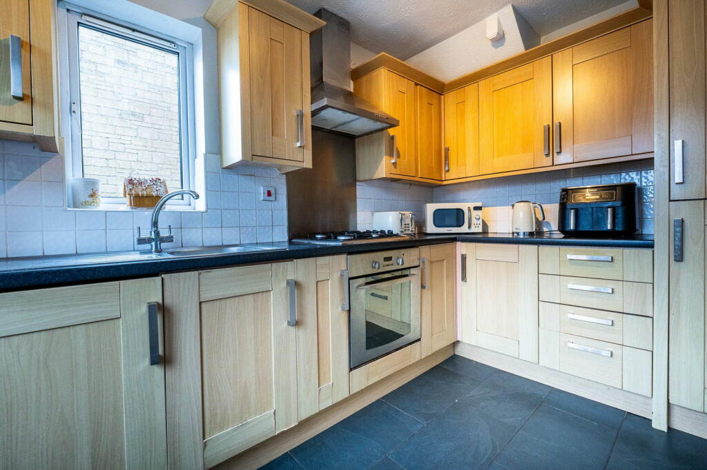 Additional property image - Cwrt Nant Y Felin, Caerphilly, CF83 1TP
