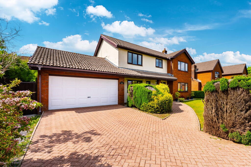 Main image of property: Waun Goch Road, Oakdale, Blackwood, NP12 0LJ