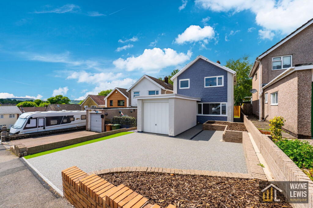 Main image of property: The Spinney, Pontllanfraith, Blackwood, NP12 2PJ