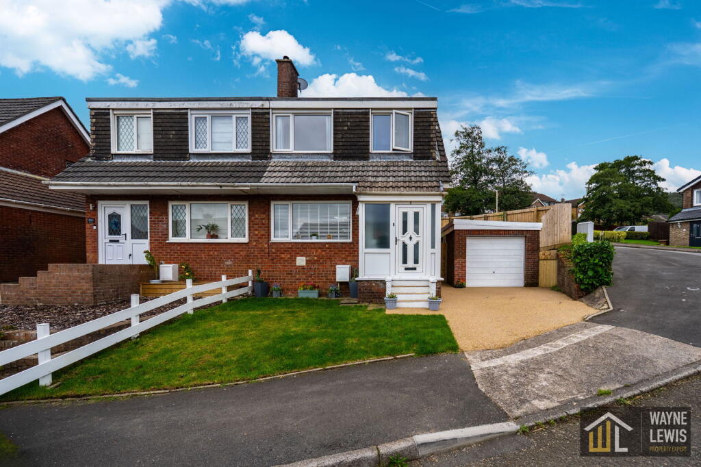 Main image of property: Plas Grug, Caerphilly, CF83 1NS