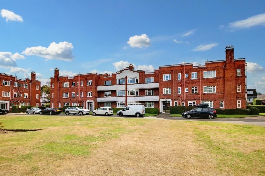 2 bedroom apartment for sale in Knighton Park Road, Leicester, LE2