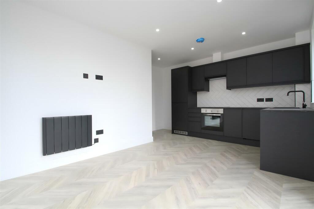 Additional property image - The Common, Hatfield