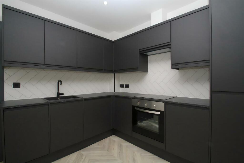 Additional property image - The Common, Hatfield