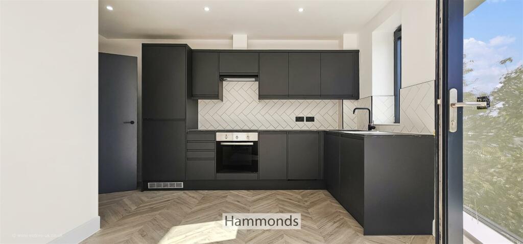 Additional property image - The Common, Hatfield