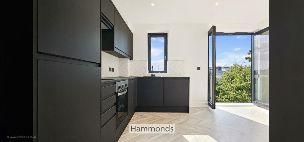 Additional property image - The Common, Hatfield
