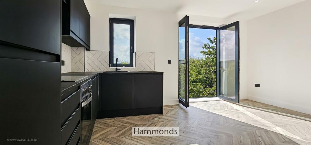 Additional property image - The Common, Hatfield