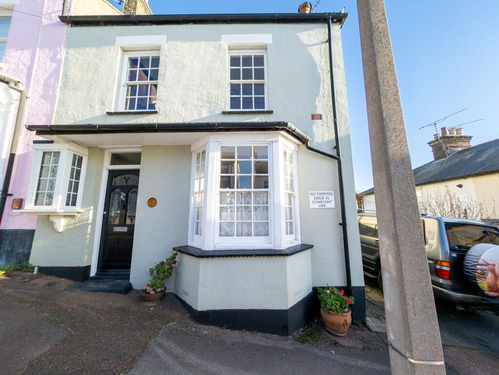 Main image of property: Uttons Avenue, Leigh-On-Sea, SS9