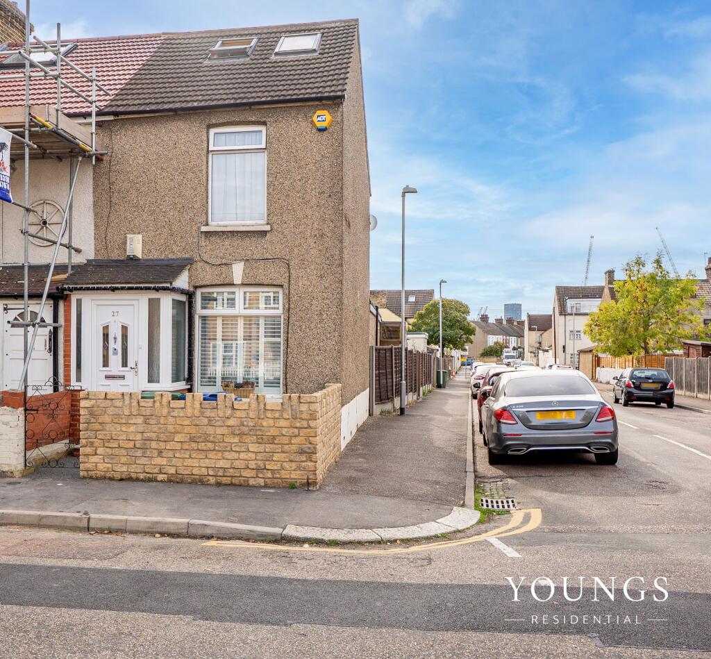 Main image of property: Arthur Street, Grays, RM17