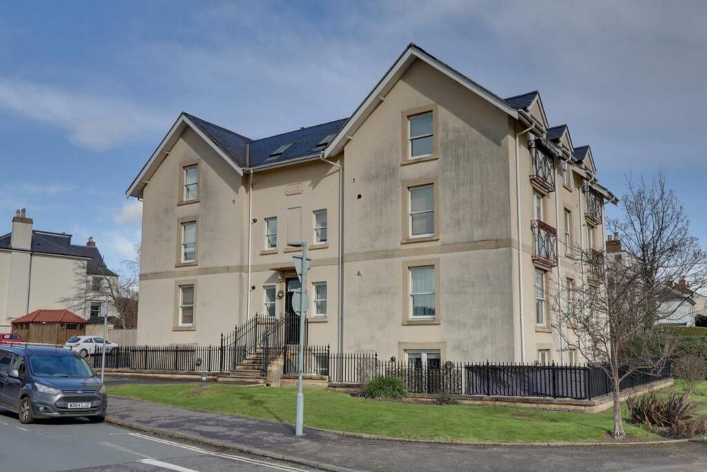 2 bedroom flat for sale in Church Road, St. Marks, Cheltenham, GL51