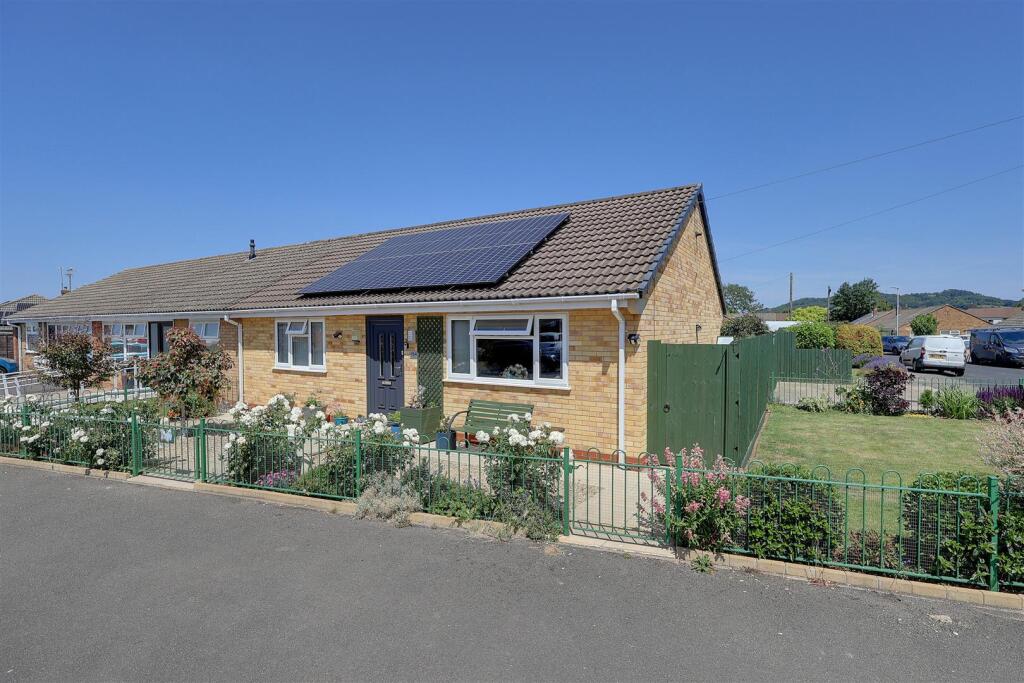 Main image of property: Parkwood Crescent, Hucclecote, Gloucester