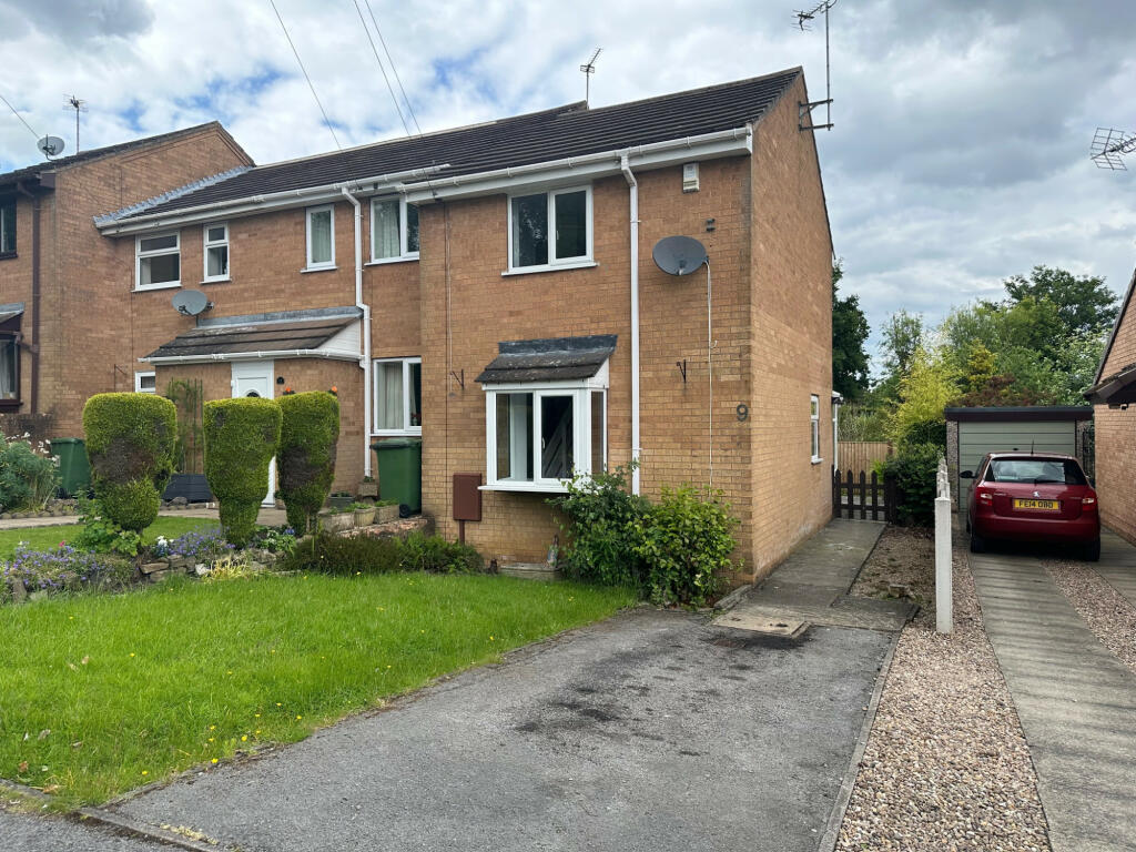 2 bedroom town house for rent in Buckfast Close, Alfreton, Derbyshire, DE55