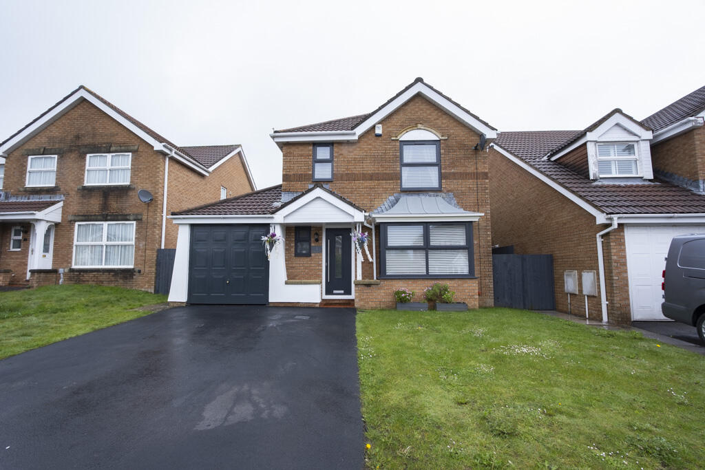 Main image of property: Glas Y Llwyn, Barry