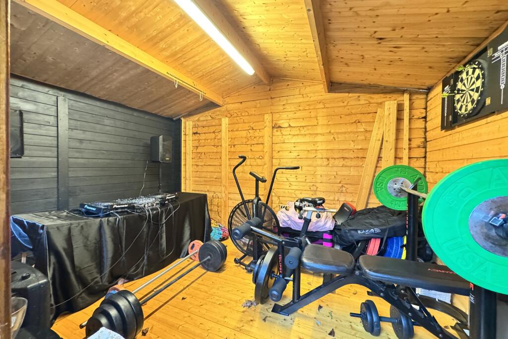 Additional property image - Gladstone Road, Barry
