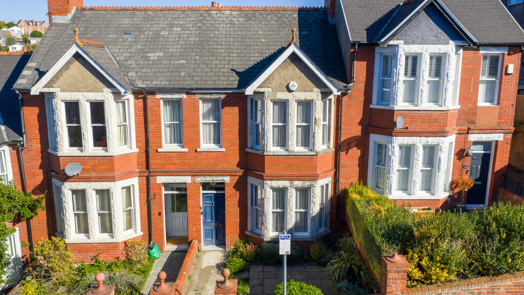 Main image of property: The Grove, Barry