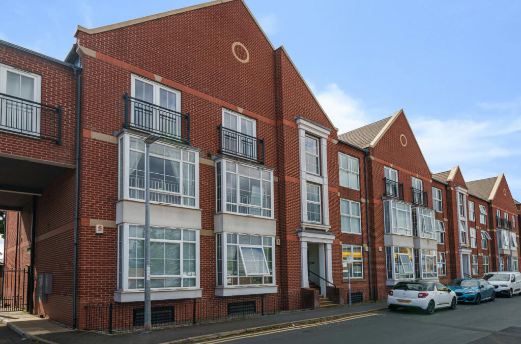 1 bedroom flat for sale in Mill Lane, Beverley, HU17