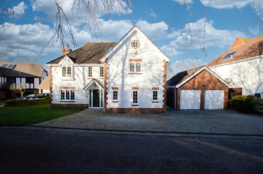 5 bedroom detached house for sale in Hornbeam Gardens, West End, Hampshire, SO30