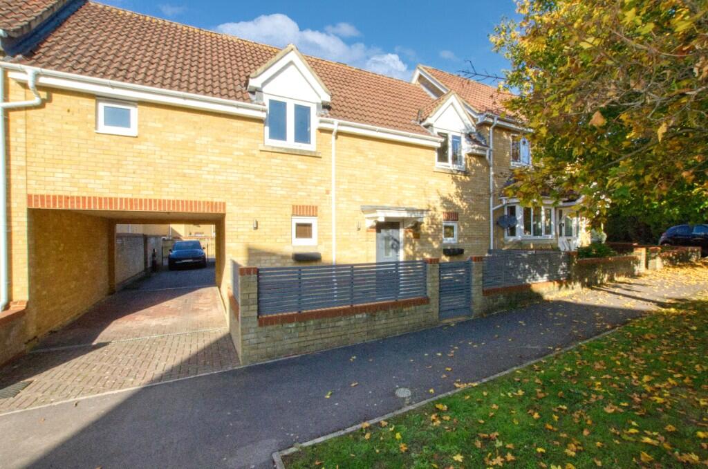 Main image of property: Deer Walk, Hedge End, SO30
