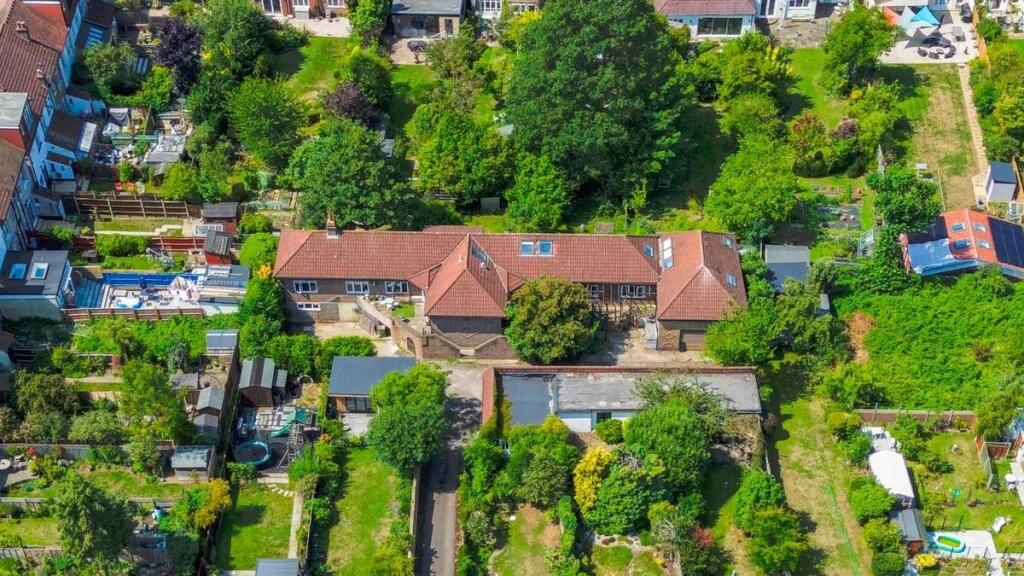 Main image of property: 1 Parker Close, Carshalton, Surrey, SM5 3HF