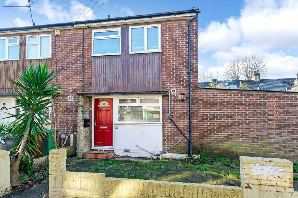 2 bedroom end of terrace house for sale in Eldred Road, Barking, IG11