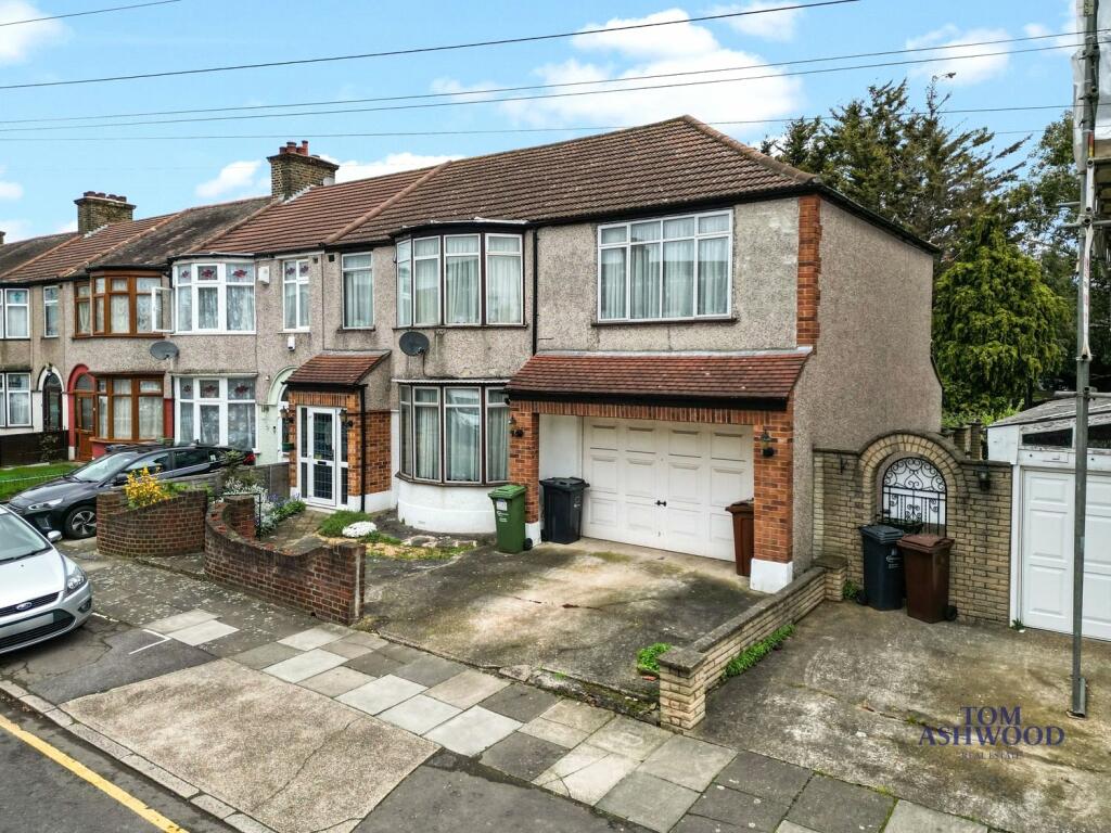 4 bedroom end of terrace house for sale in Shirley Gardens, Barking, IG11