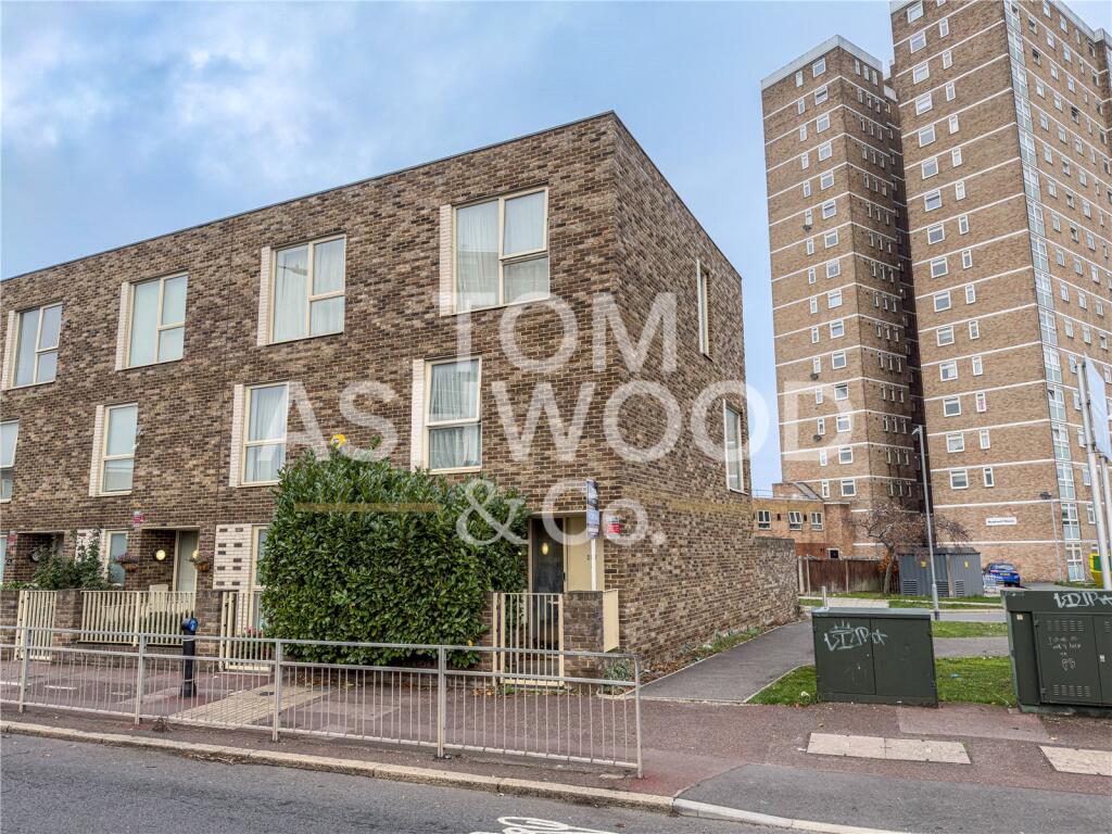 Main image of property: Wood Lane, Dagenham, RM8