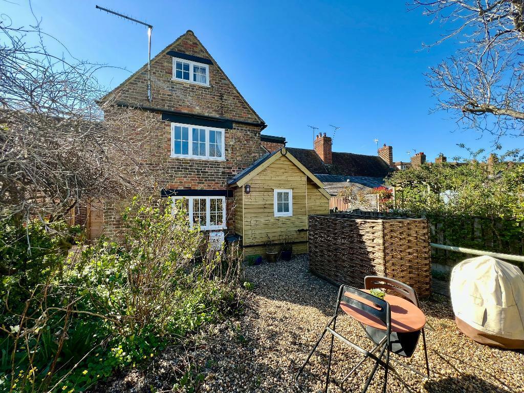 4 bedroom end of terrace house for sale in High street, Wingham, Kent