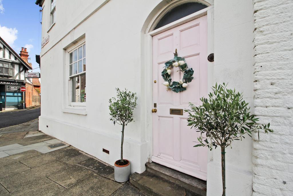 Main image of property: Millwall Place, Sandwich, Kent, CT13 9BQ