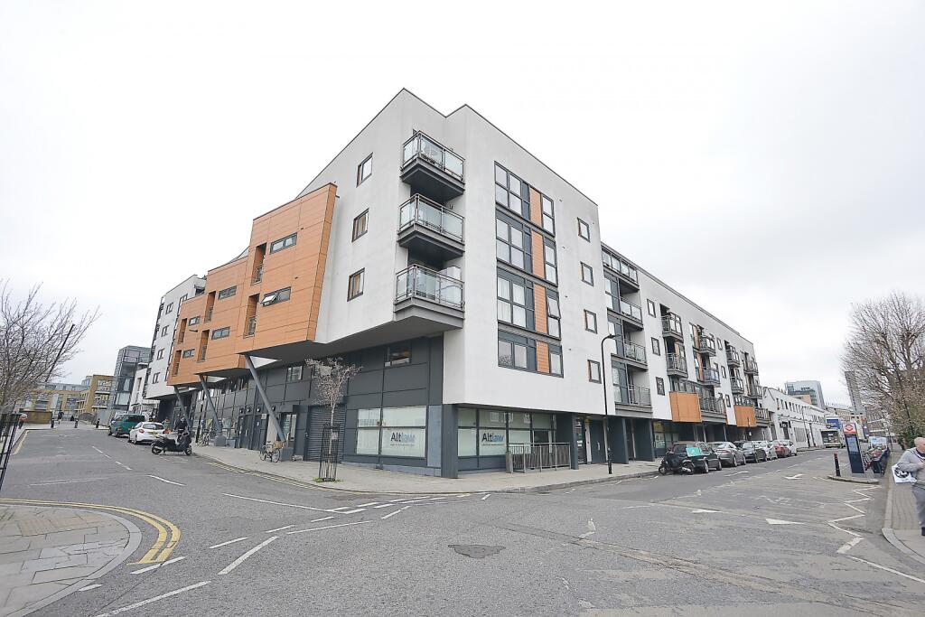 Main image of property: 37 168 Angel Wharf, Shepherdess Walk, Hoxton, N1