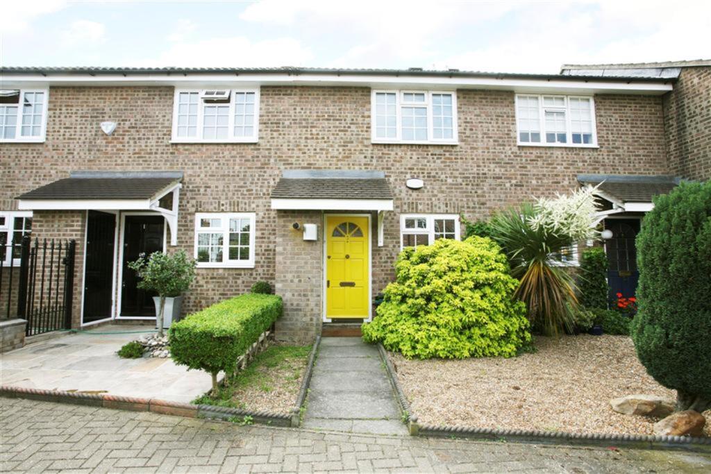 Main image of property: College Gardens, Tooting Bec, SW17