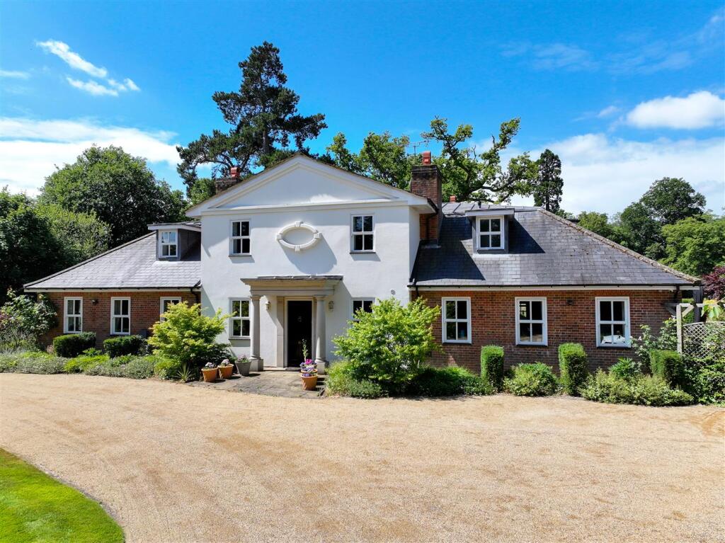 Main image of property: Mulberry House, Woodside AL9 6DD