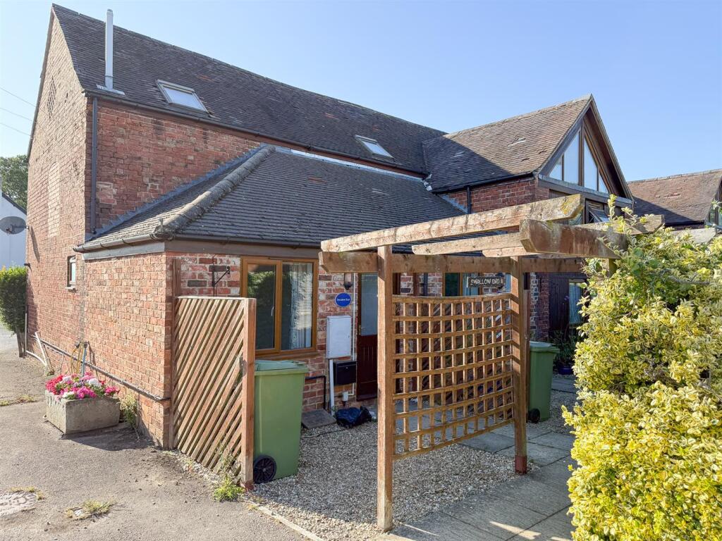 Main image of property: Swindon Lane, Cheltenham GL50 4NZ