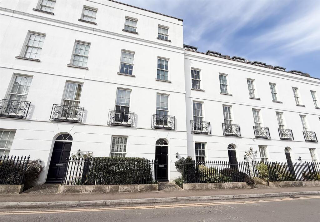 Main image of property: Gloucester Place, Cheltenham GL52 2RN