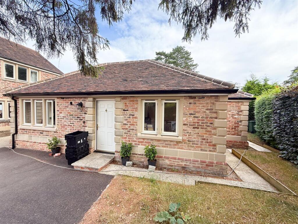 Main image of property: Charlton Kings, Cheltenham GL53 7RS