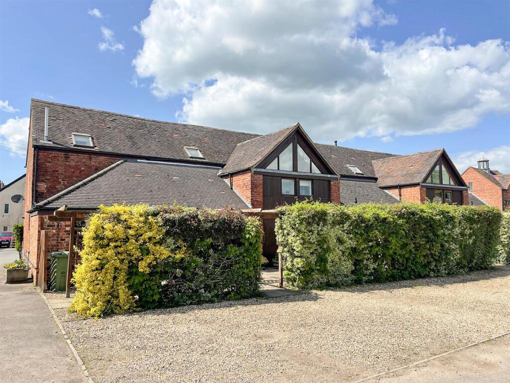 Main image of property: Swindon Lane, Cheltenham GL50 4NZ