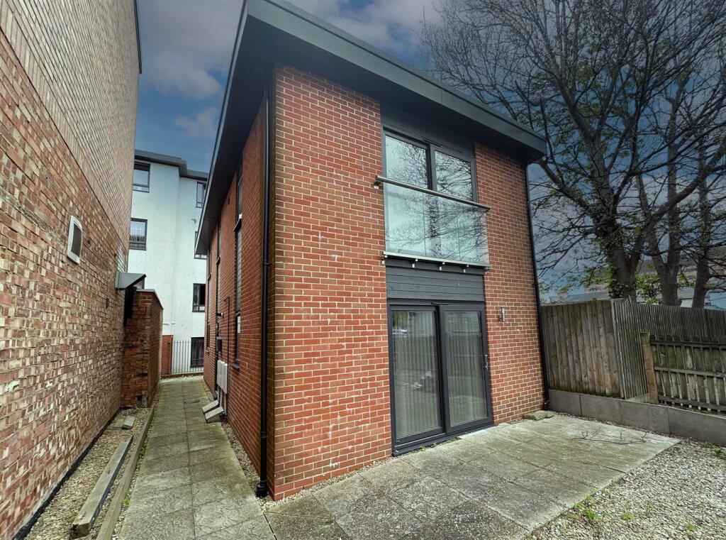 Main image of property: St. Georges Street, Cheltenham GL50 4DE