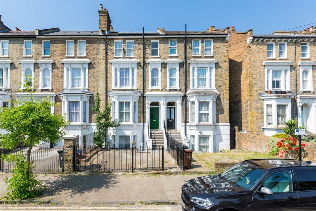 5 bedroom house for sale in Ainsworth Road, London, E9