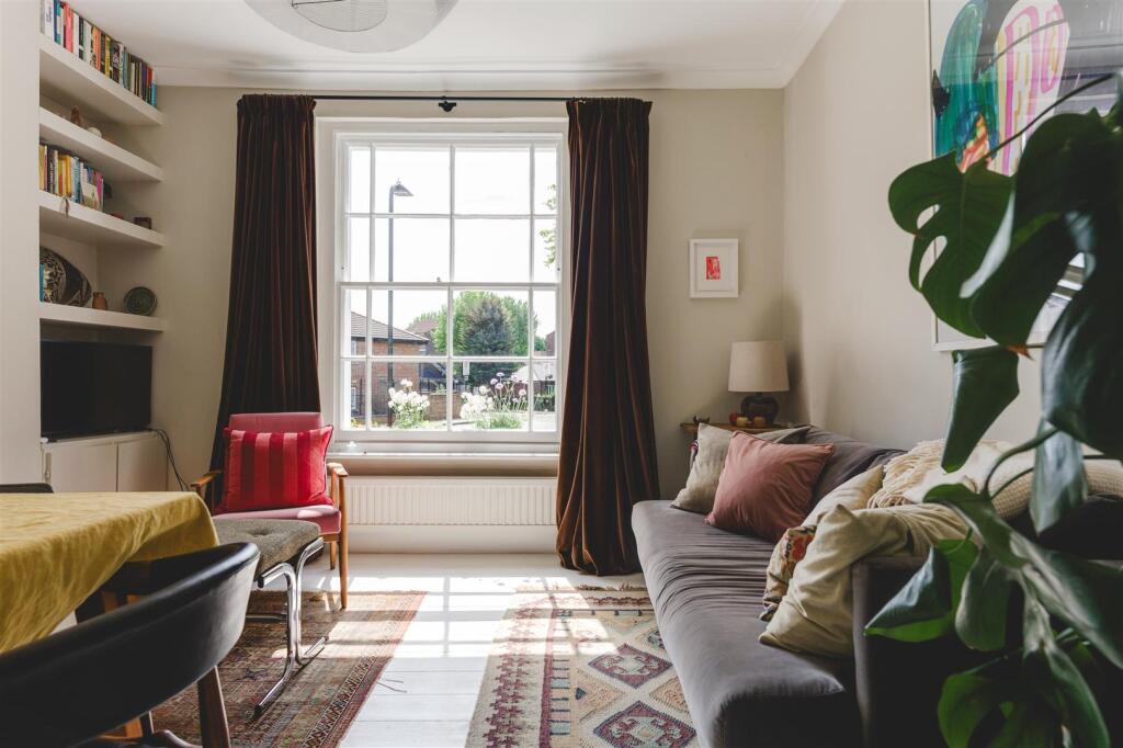 Main image of property: Shrubland Road, London