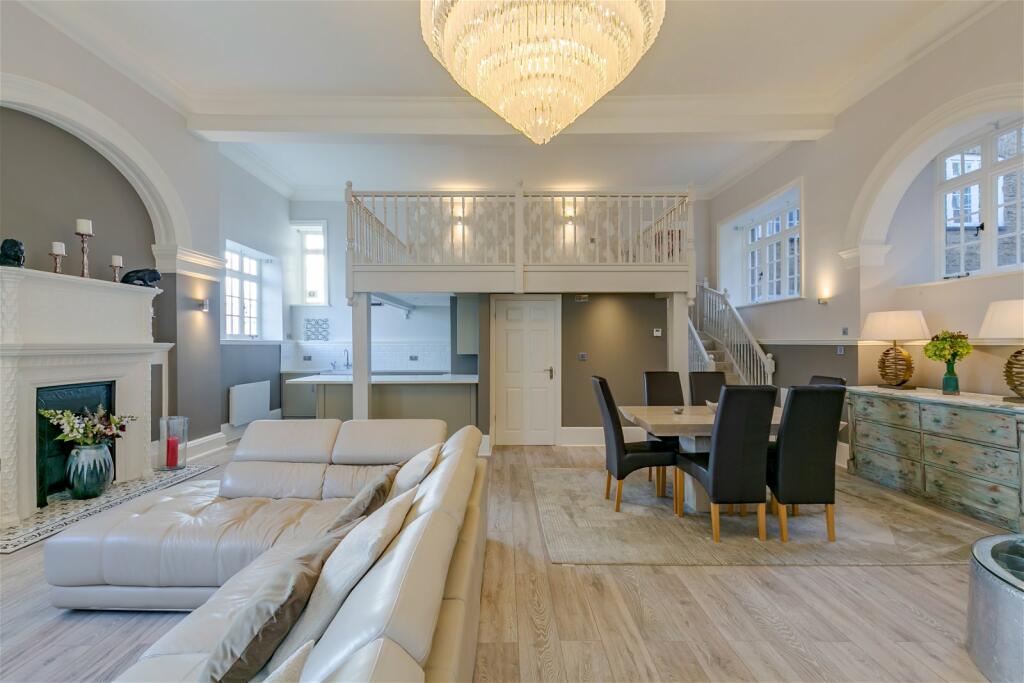 1 bedroom apartment for sale in Portsmouth Road, Guildford, GU2