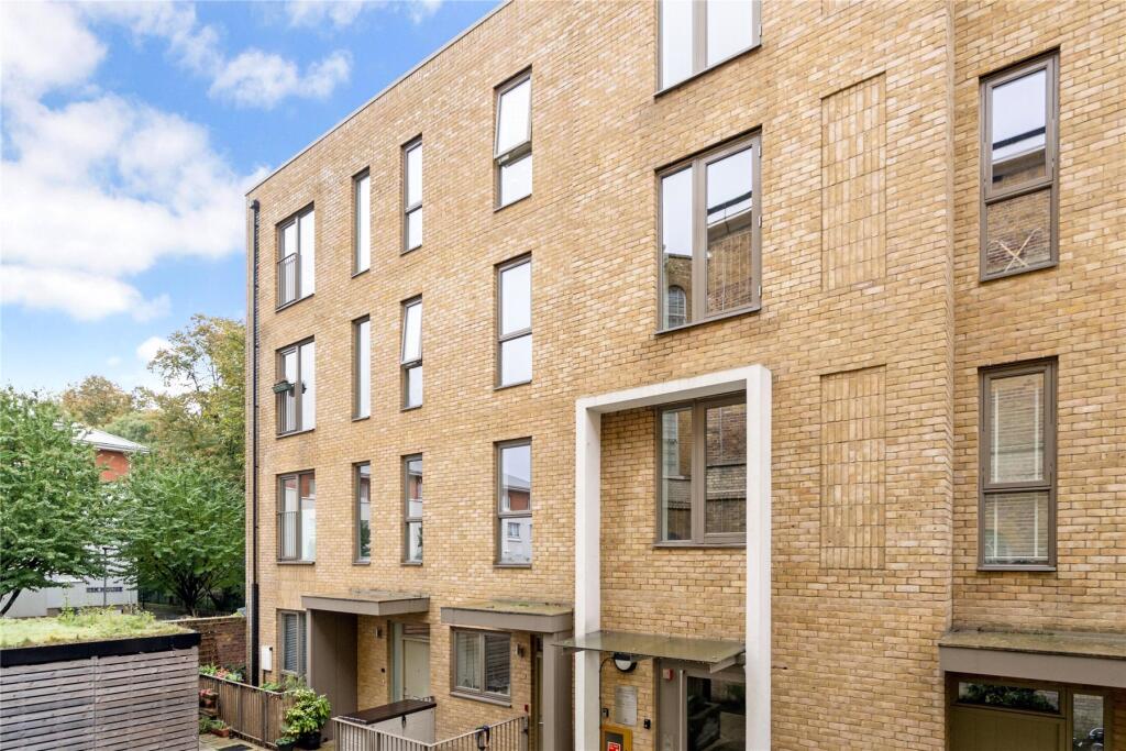 Main image of property: Richard Tress Way, London, E3