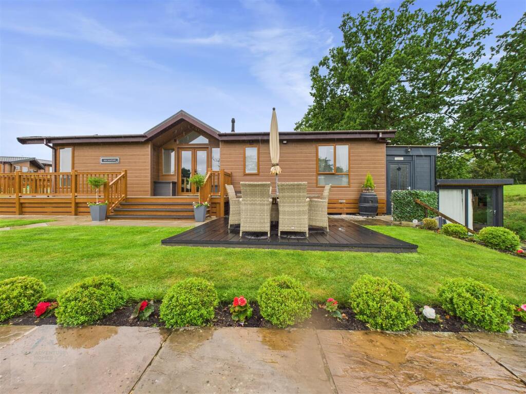 Main image of property: Luxury Lodge, Royal Vale Caravan Park, London Road, Allostock, Knutsford