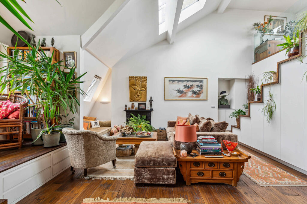 Main image of property: Queens Mansions, London, W6