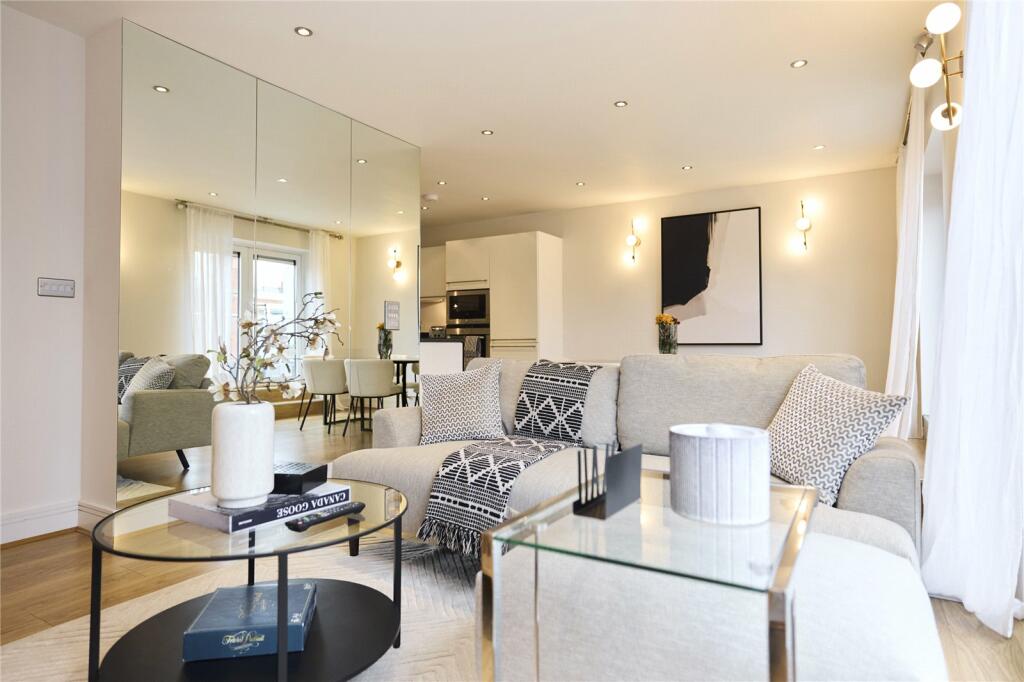 2 bedroom apartment for sale in Lurline Gardens, London, SW11